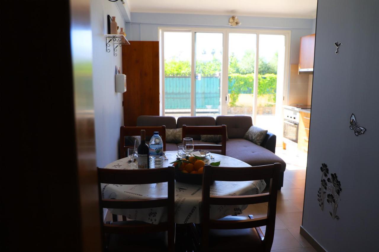 O Quadradinho Apartment ตาวิรา ภายนอก รูปภาพ